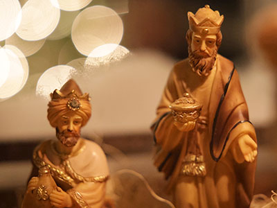 The third king is still parking the camel.