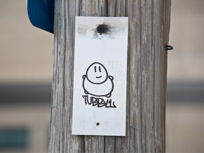 As the wind blew, Tubby went `tink, tink` against the pole.