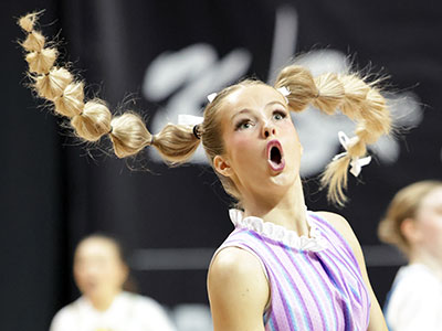 I am lucky enough to sit in front of the front row.